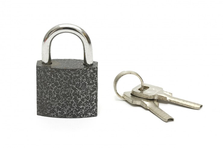 isolated-lock-key-chain-white_103864-158